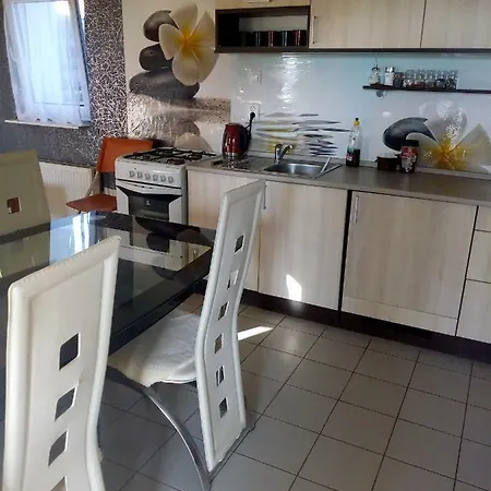 3462 Kokorinska Apartment